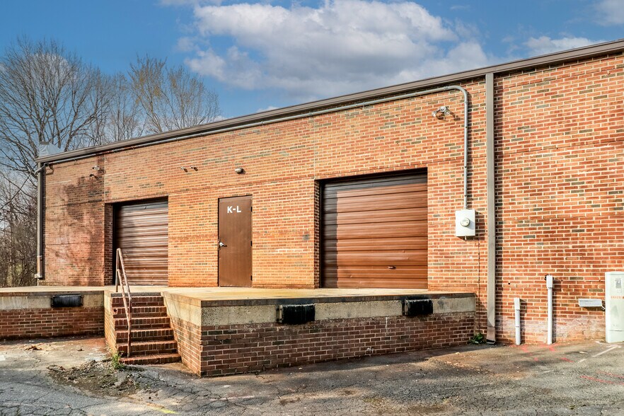 More Photos Of 4455 Morris Park Dr, Mint Hill Light Distribution For Lease