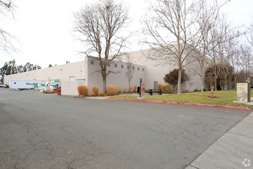 More Photos Of 2545 Napa Valley Corporate Dr, Napa Warehouse For Lease