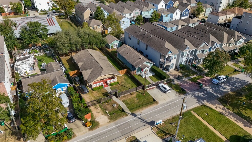 More Photos Of , Houston Office For Sale