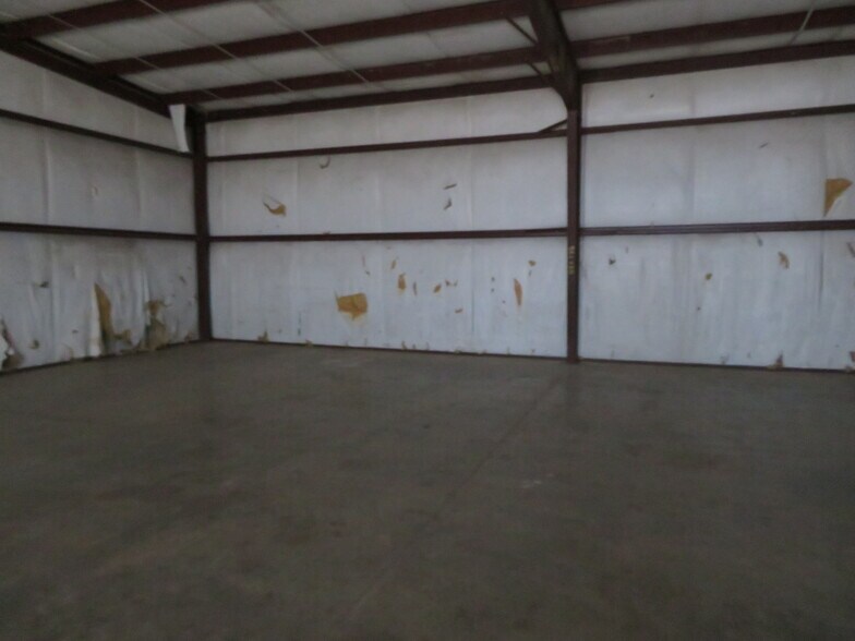 More Photos Of 5213 Brookglen Dr, Houston Light Manufacturing For Lease