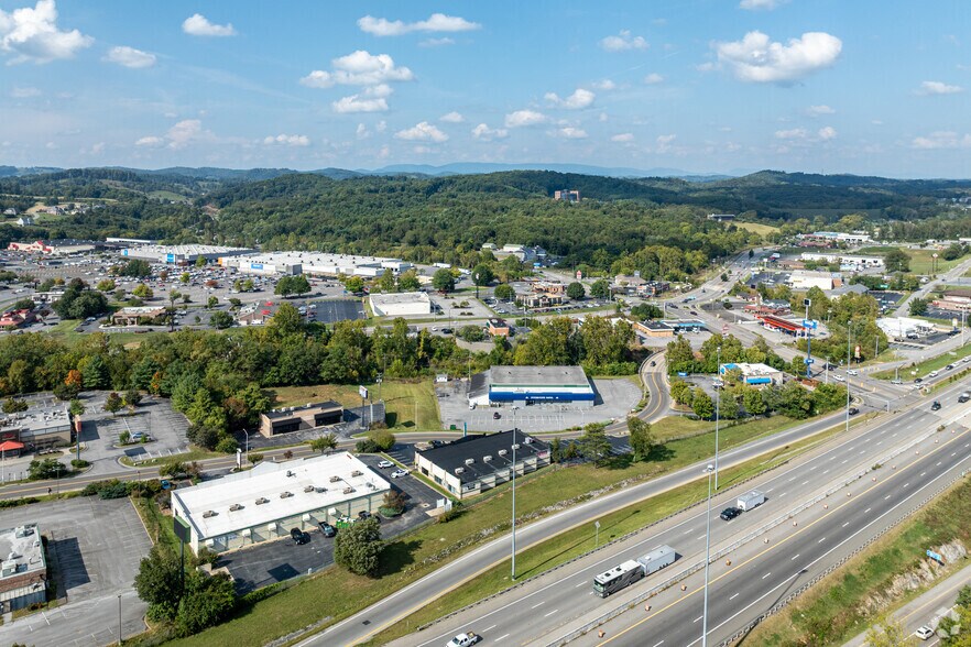 More Photos Of 3177 Linden Dr, Bristol Storefront For Lease