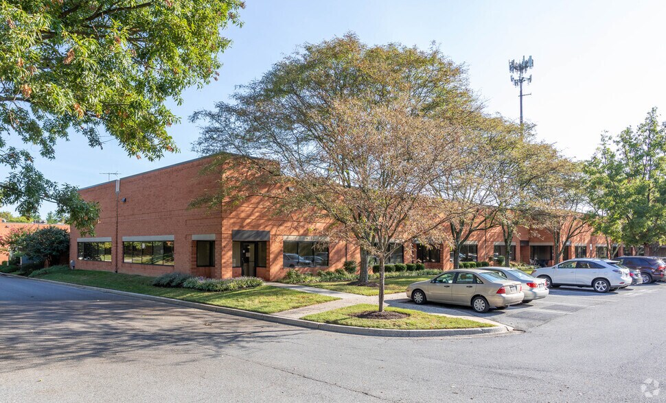 More Photos Of 100-166 Business Center Dr, Reisterstown Unknown For Lease