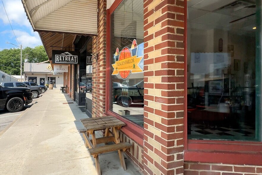 More Photos Of 250 Main St, Lynchburg Land For Sale
