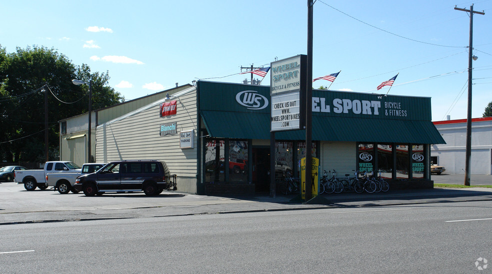 Primary Photo Of 1711 N Division St, Spokane Freestanding For Lease