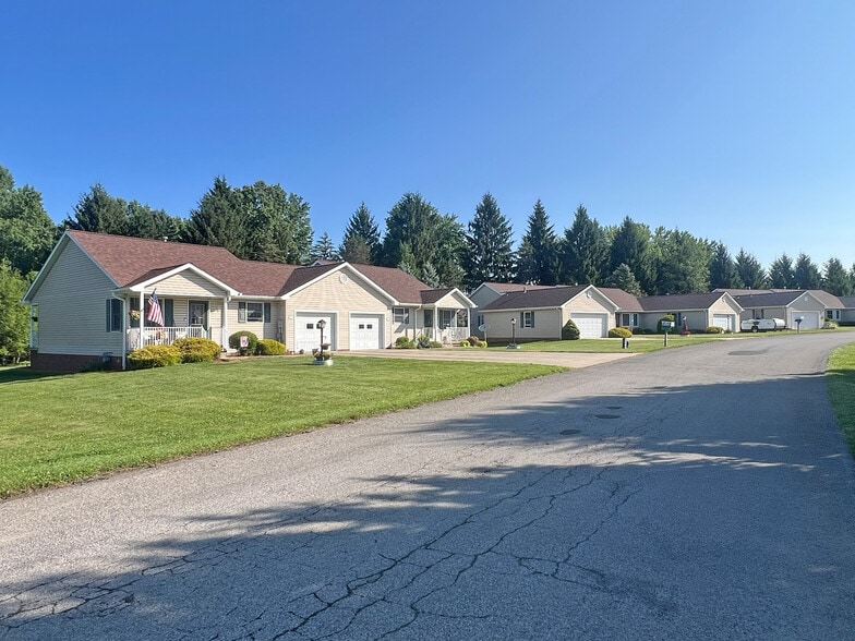 Primary Photo Of 27 Quartermile Rd, Greenville Multifamily For Sale