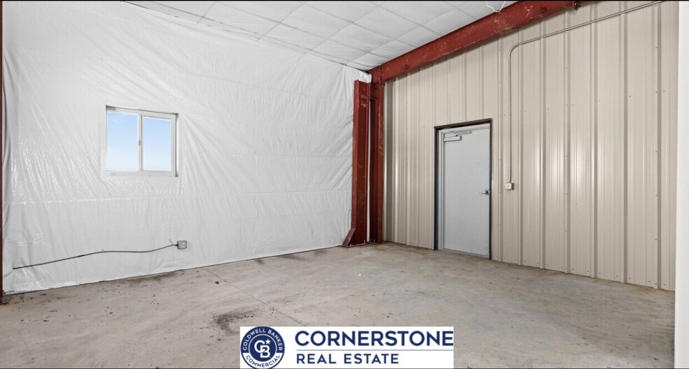 More Photos Of 214 Jon St, Glenrock Industrial For Sale