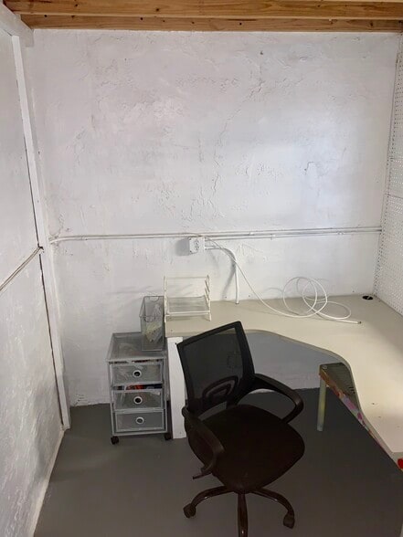 More Photos Of 676 NW 23rd St, Miami Warehouse For Lease