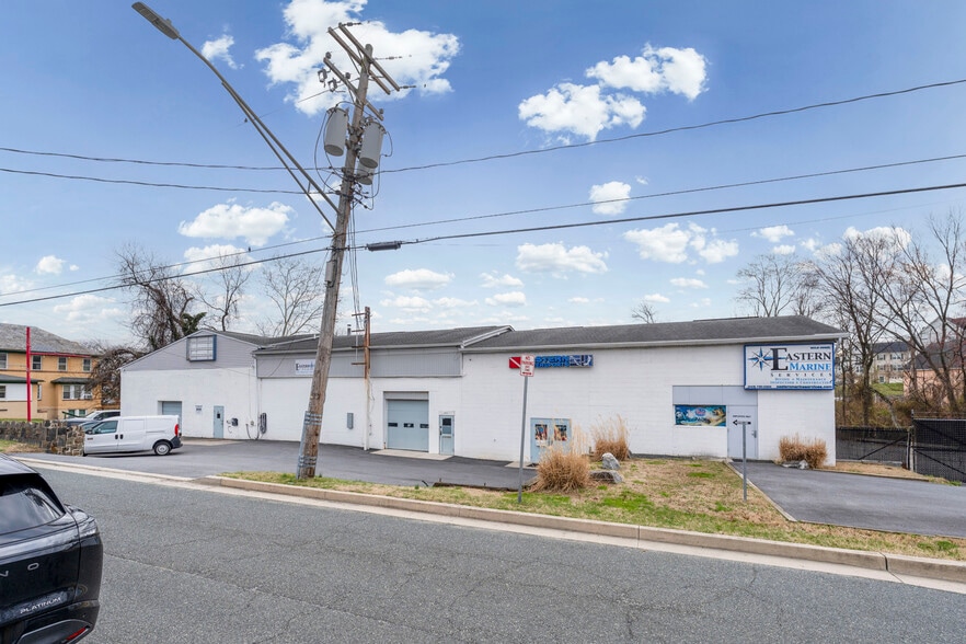 More Photos Of 1923 Old Eastern Ave, Essex Service For Lease