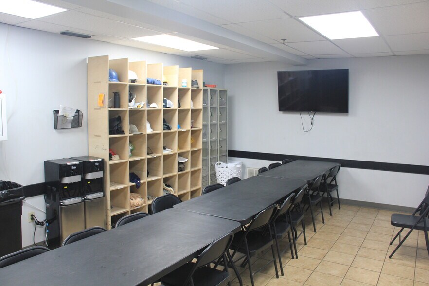 More Photos Of 5890 I 10 Industrial Pkwy W, Theodore Manufacturing For Sale