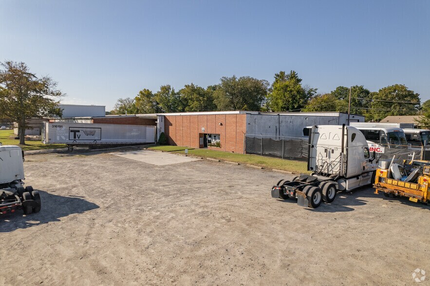More Photos Of 900 Broad St, Portsmouth Warehouse For Sale