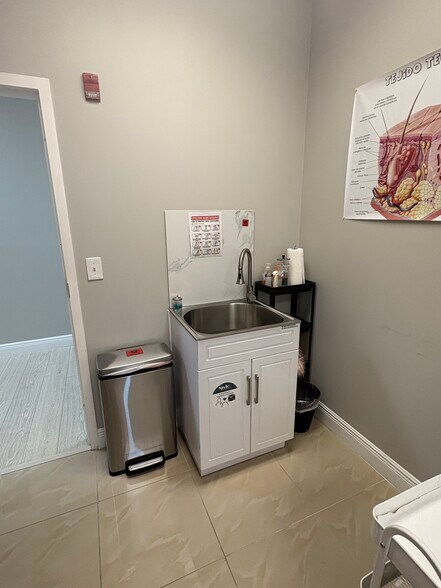 More Photos Of 12701 S John Young Pky, Orlando Unknown For Lease