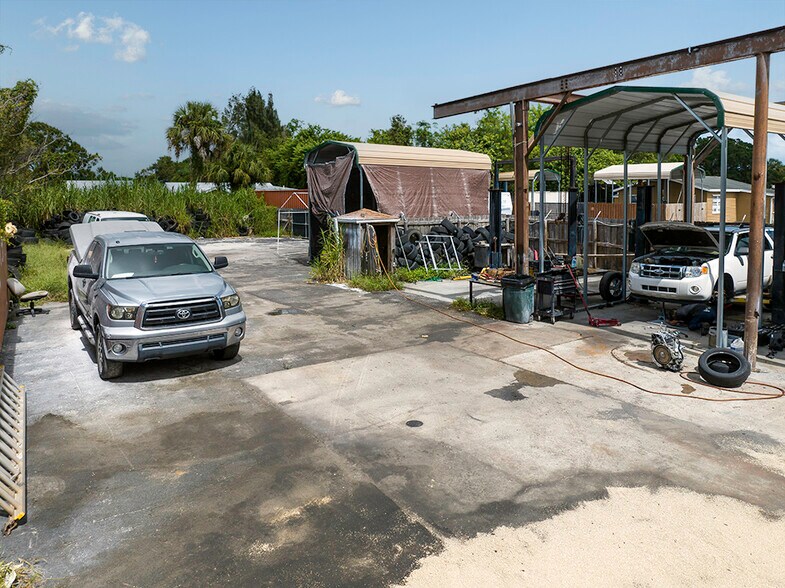 More Photos Of 1944 Aurora Rd, Melbourne General Retail For Sale