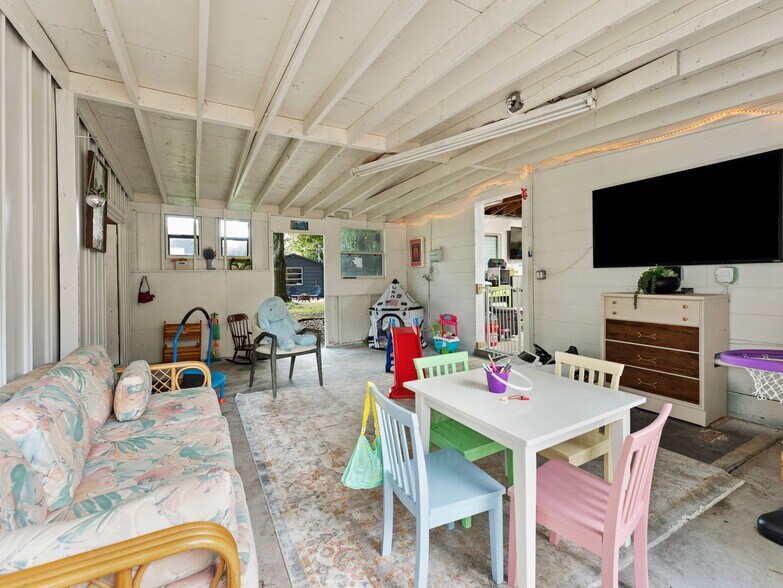 More Photos Of 200 66th St N, Saint Petersburg Office For Sale