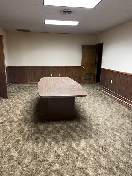 More Photos Of 15-17 S Oak St, Union Medical For Sale