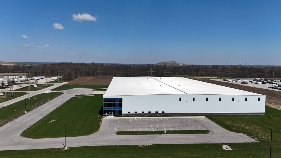 More Photos Of 8645 Aviation Dr, Fort Wayne Warehouse For Sale