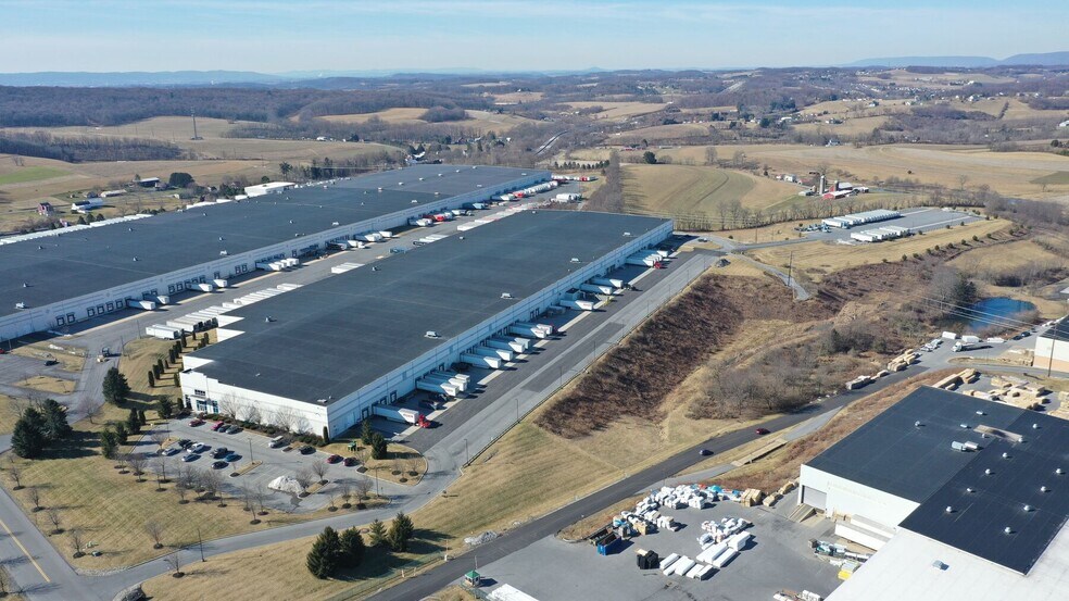 More Photos Of 9747 Commerce Cir, Kutztown Warehouse For Lease