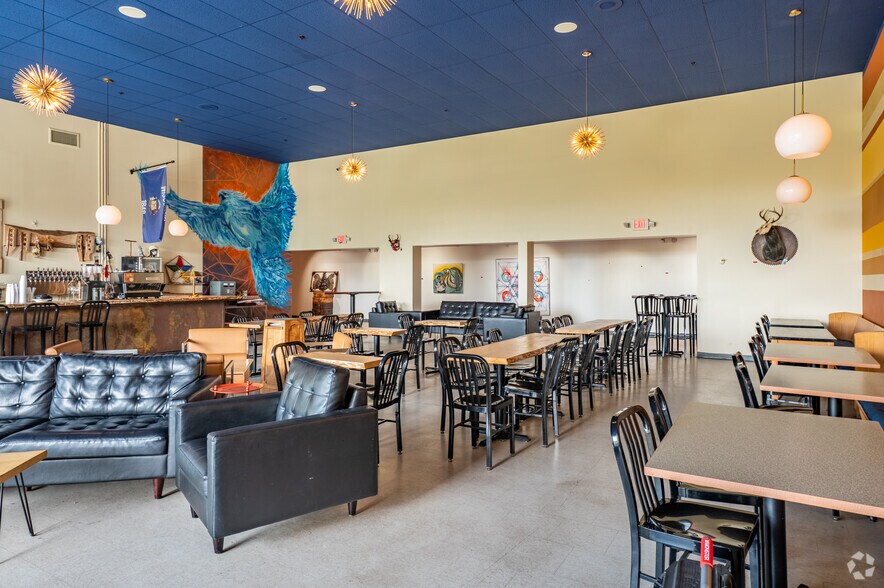 More Photos Of 130 N 1st St, Wausau Storefront Retail Office For Sale