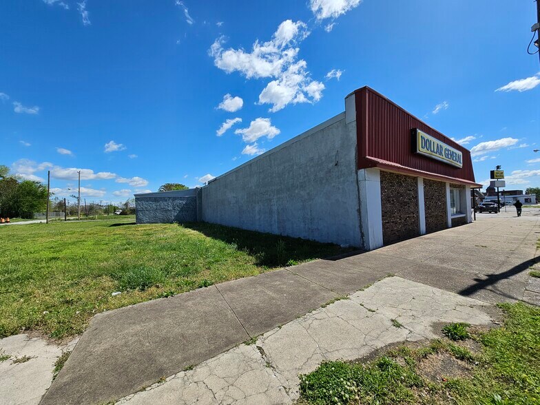 More Photos Of 1308 Washington Ave, Cairo Freestanding For Sale