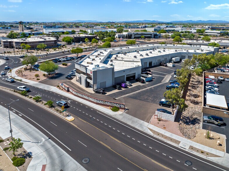 More Photos Of 15001 N Hayden Rd, Scottsdale Warehouse For Lease