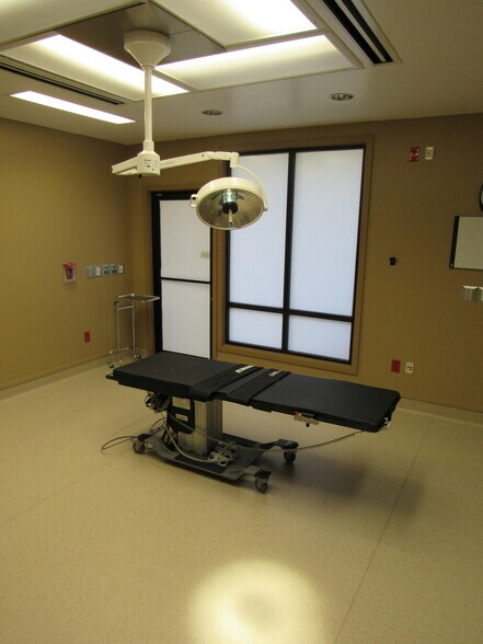 More Photos Of 101 2nd St NE, Auburn Medical For Sale