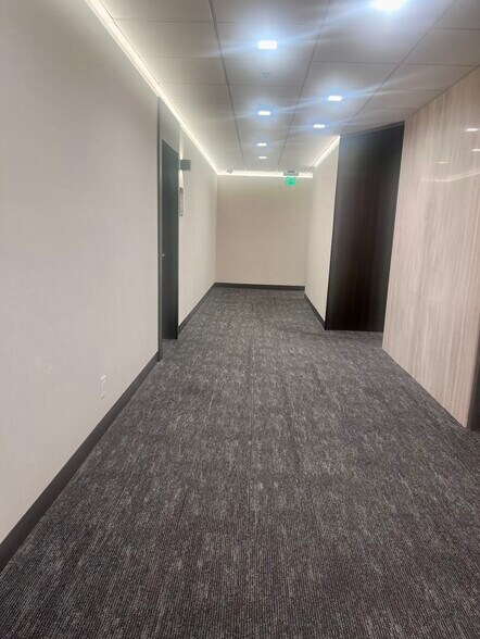 More Photos Of 9400-9414 Brighton Way, Beverly Hills Medical For Lease