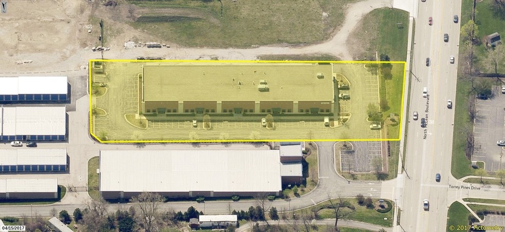 More Photos Of 941 S McLean Blvd, Elgin Warehouse For Lease