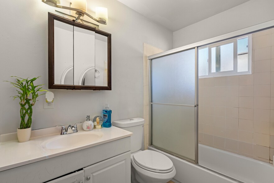 More Photos Of 25039 Cypress Ave, Hayward Apartments For Sale
