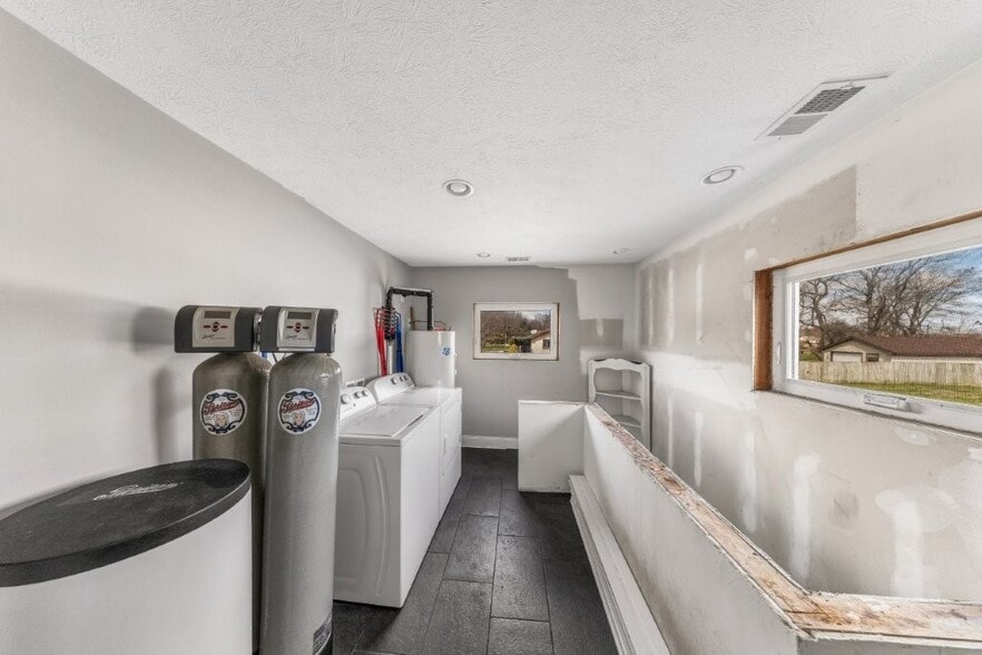 More Photos Of 5982 W State Road 32, Anderson Service Station For Sale