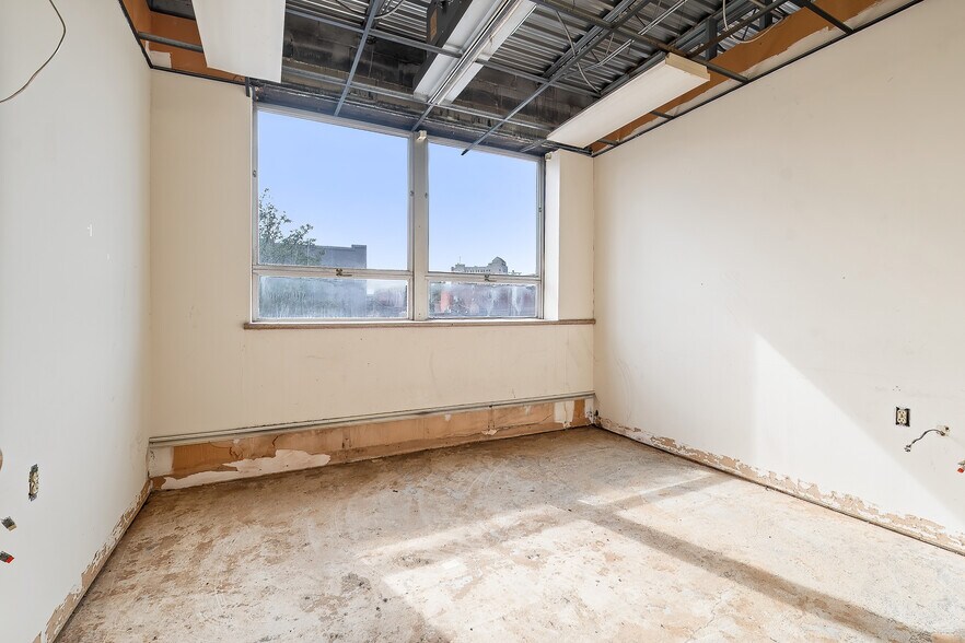 More Photos Of 90 E Union St, Wilkes-Barre Light Distribution For Lease