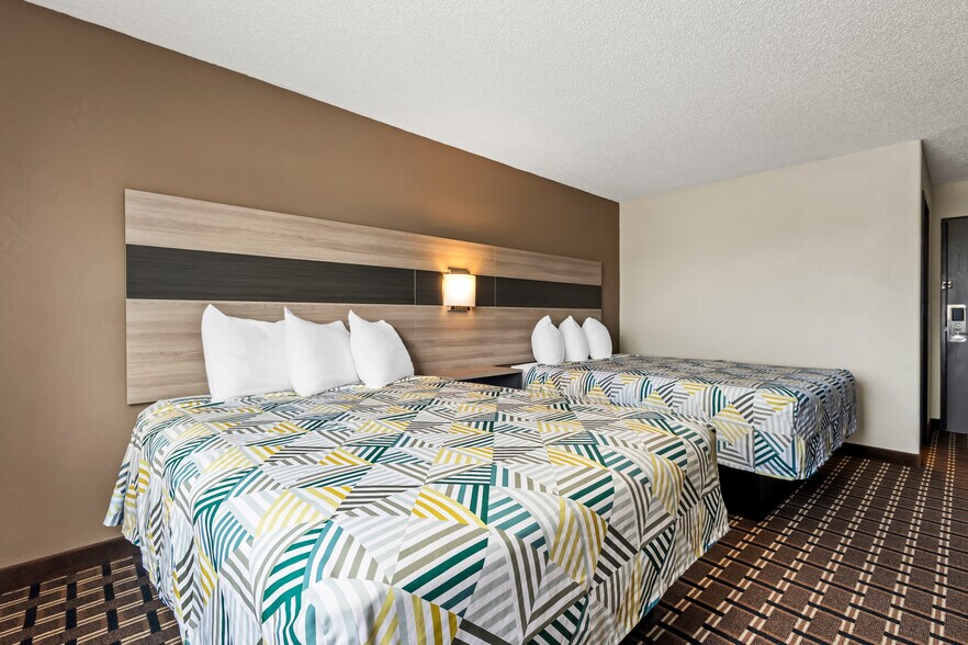 More Photos Of 110 Sodrac Dr, North Sioux City Hotel For Sale