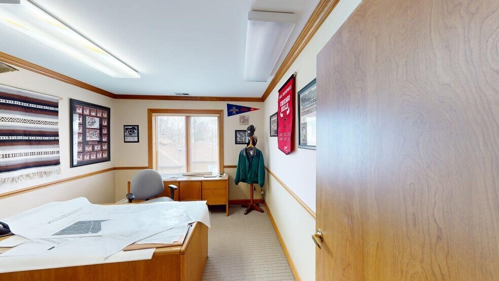 More Photos Of 334 E Colfax St, Palatine Loft Creative Space For Sale