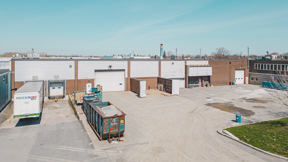 More Photos Of 115 Rue de Lauzon, Boucherville Manufacturing For Lease