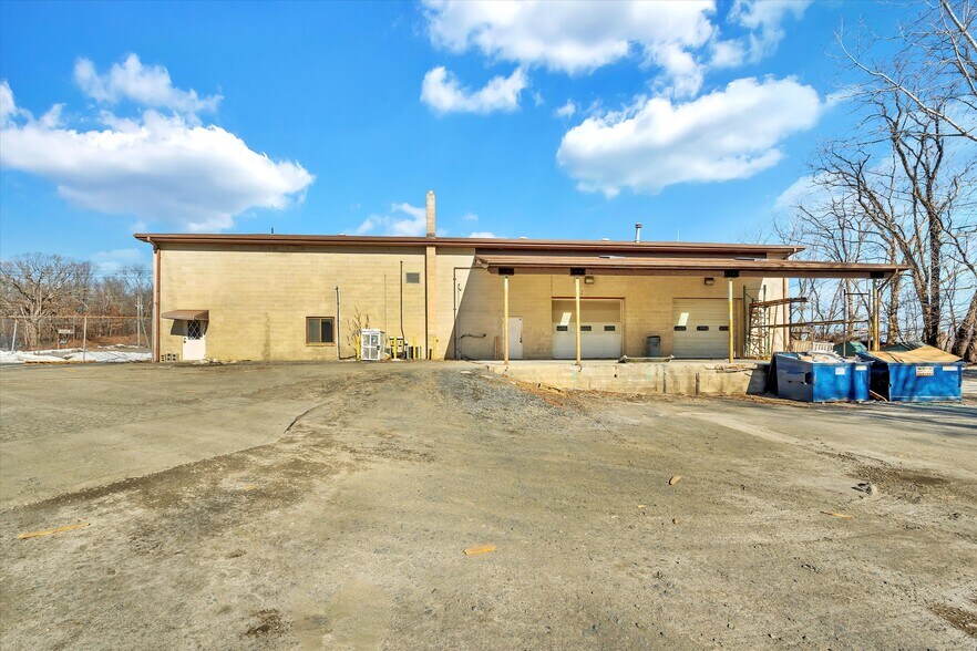 More Photos Of 2681 New York 17M, Goshen Unknown For Lease