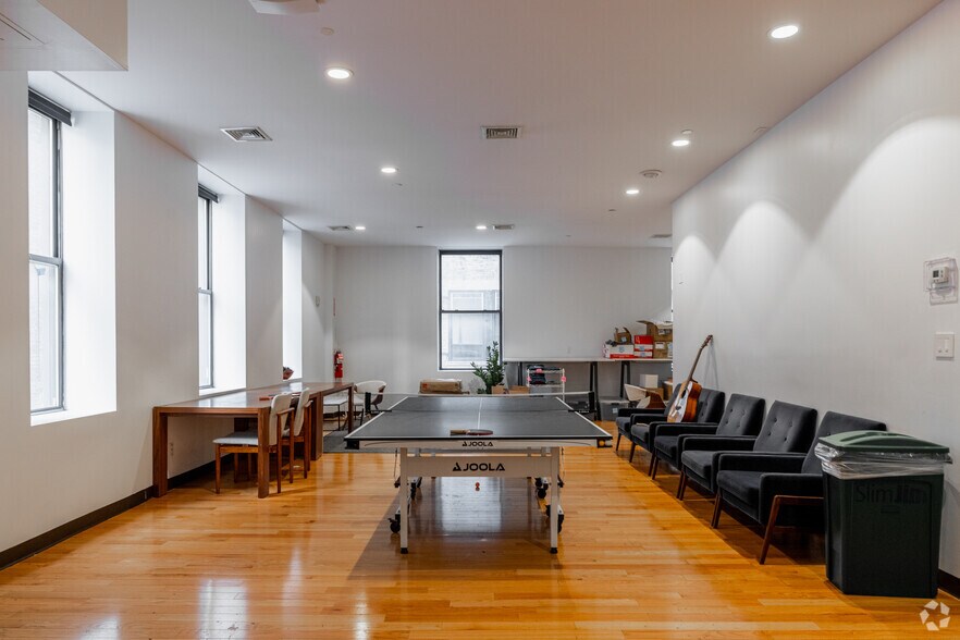 More Photos Of 156 Fifth Ave, New York Coworking Space