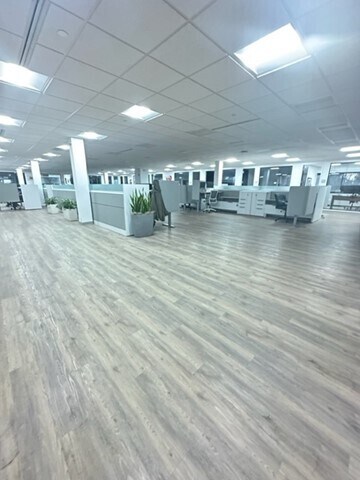 More Photos Of 100 Corporate Dr, Lebanon Office For Lease