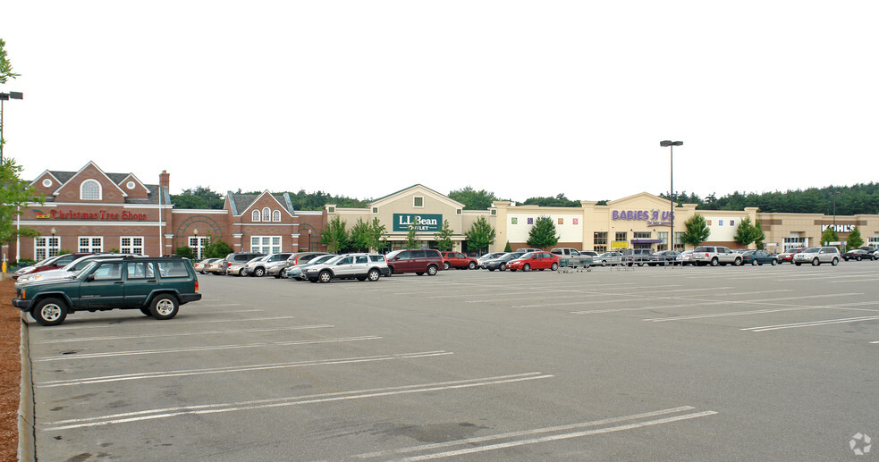 Primary Photo Of 100 Nashua Mall, Nashua Unknown For Lease