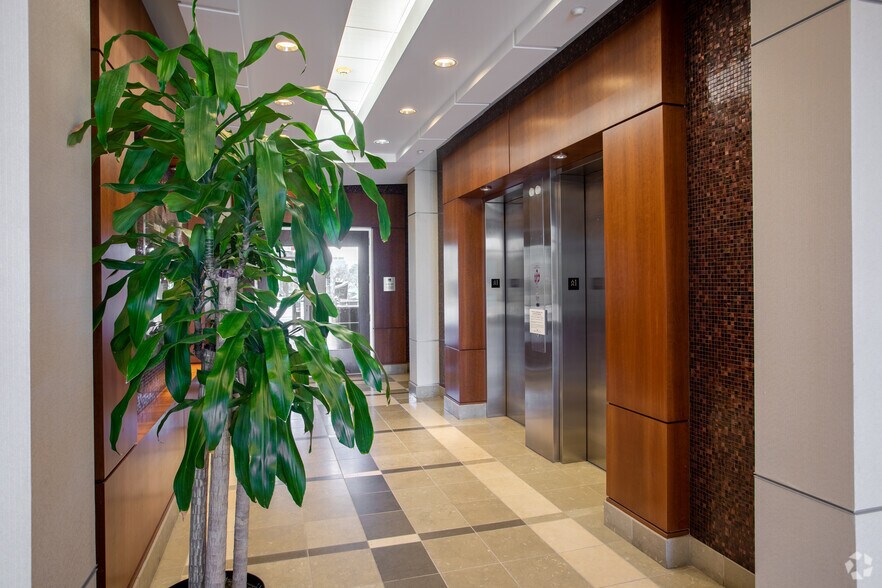 More Photos Of 9160 Forum Corporate Pky, Fort Myers Coworking Space