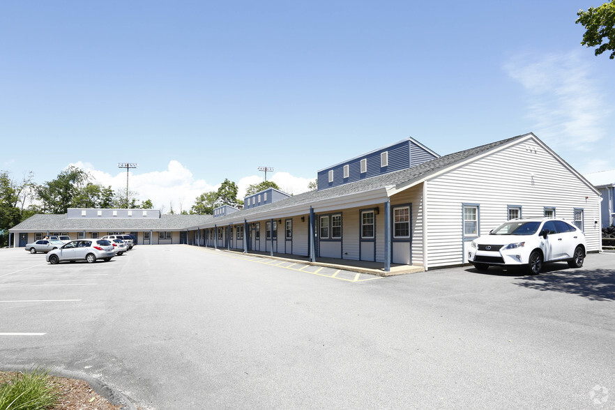 Primary Photo Of 131 Boston Post Rd, East Lyme Office For Lease