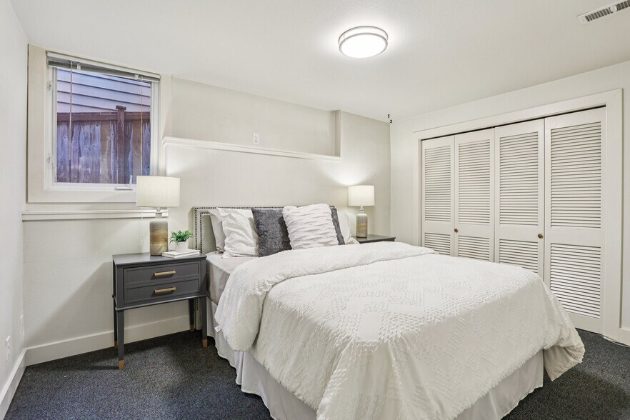 More Photos Of 5733 155th Ave NE, Redmond Apartments For Sale