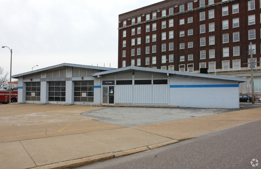 More Photos Of 4014 Chouteau Ave, Saint Louis Freestanding For Sale