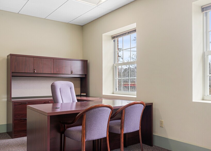 More Photos Of 319 Auburn St, Newton Medical For Lease