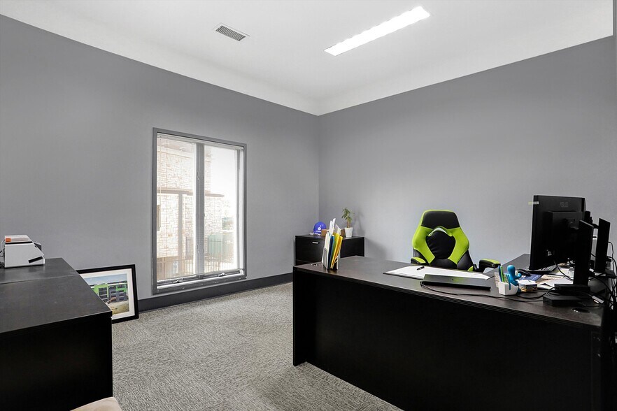 More Photos Of 615 Russell Ave, Indianapolis Medical For Sale