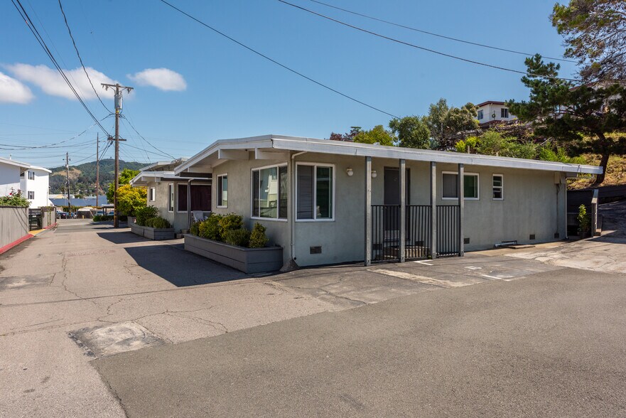 More Photos Of 45 Woodland Ave, San Rafael Apartments For Sale