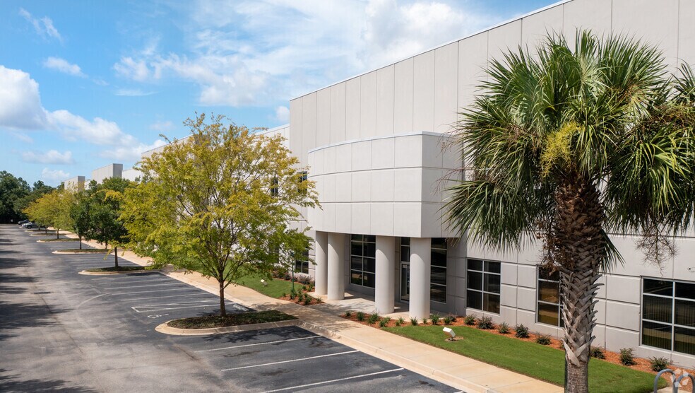 More Photos Of 3850 Port Jacksonville Pky, Jacksonville Warehouse For Lease