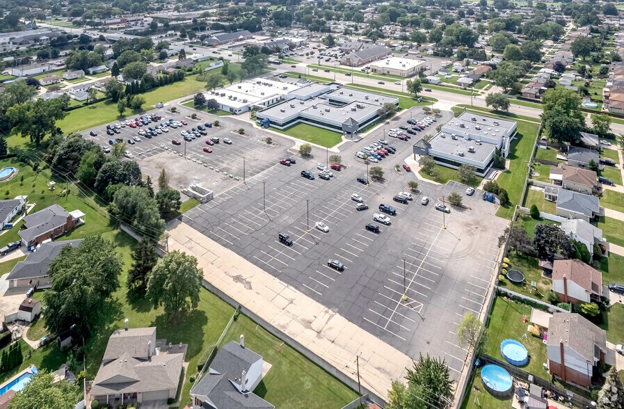 More Photos Of 27472 Schoenherr Rd, Warren Office For Sale