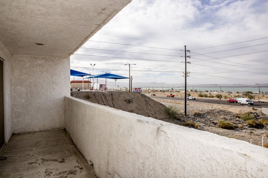 More Photos Of 951 Lake Havasu Ave N, Lake Havasu City Showroom For Lease