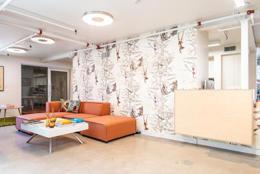 More Photos Of 1109 N Virgil Ave, Los Angeles Office For Sale
