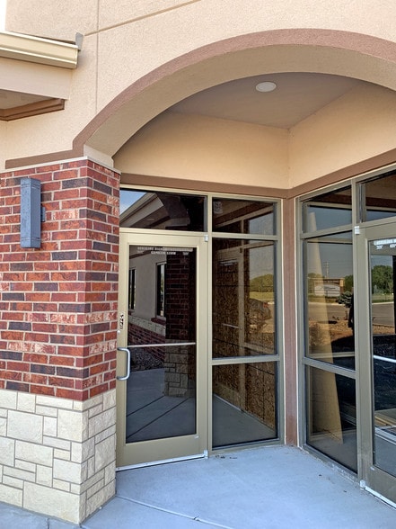 More Photos Of 2134 N Garnett St, Wichita Medical For Lease