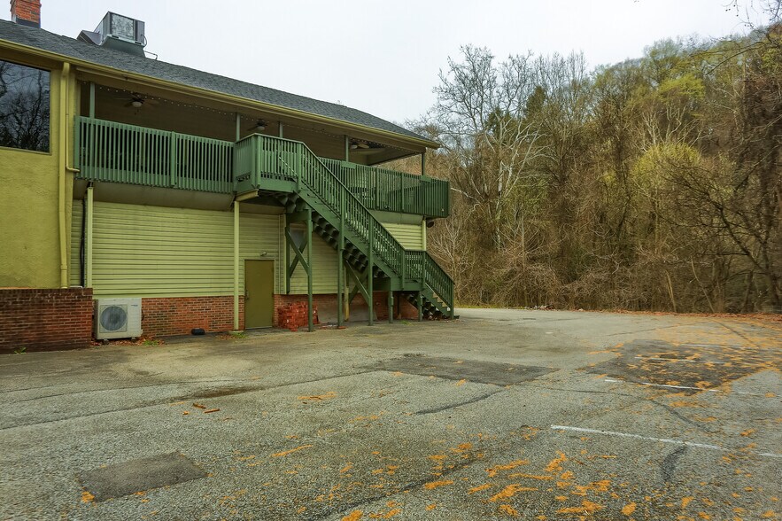 More Photos Of 634 Camp Horne Rd, Pittsburgh General Retail For Sale