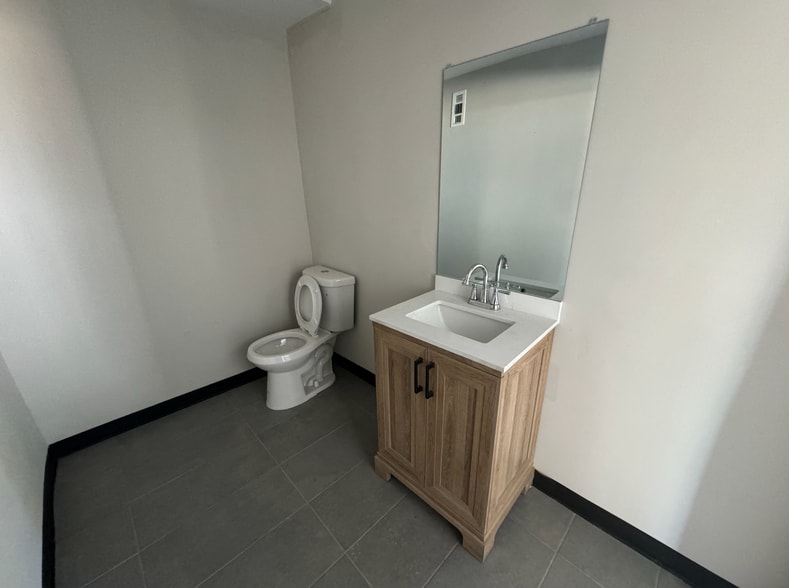 More Photos Of 1126 Memorial Dr SE, Atlanta General Retail For Sale